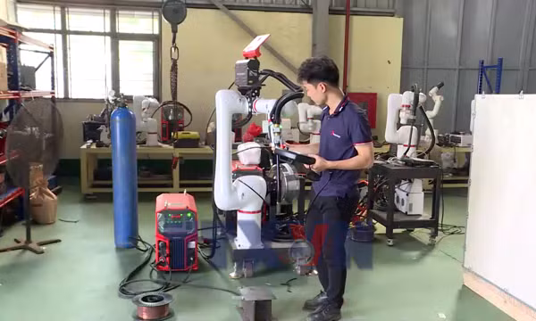 Tháo gỡ khó khăn cho doanh nghiệp nhỏ và vừa phát triển