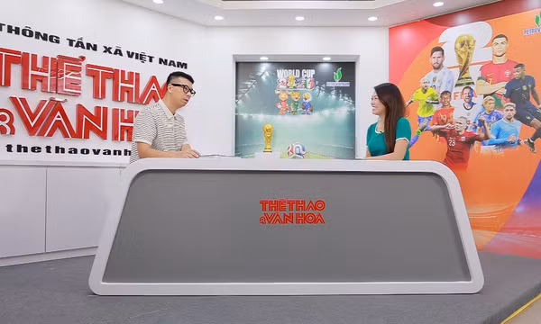 Từ cú sút trượt của thần tượng đến tình yêu cuồng nhiệt dành cho bóng đá