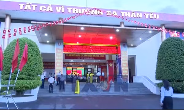 Cử tri đặc khu Trường Sa hòa chung ngày hội bầu cử của cả nước