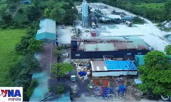 Ngừng cấp điện với công ty xả thải ra sông Đuống