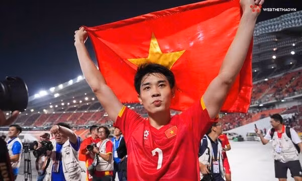 HLV Kim Sang Sik chờ đợi Đình Bắc sẽ ra nước ngoài thi đấu