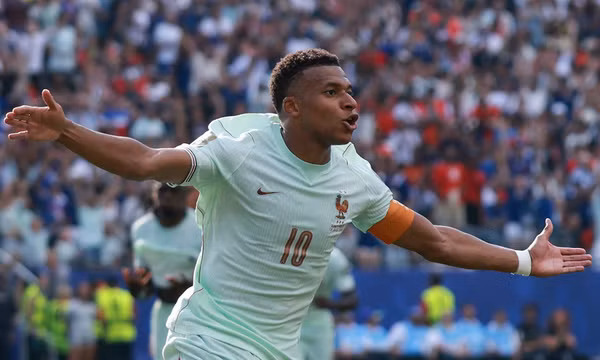 Lăn cùng trái bóng Trionda 10/7: Mbappe rực sáng, Pháp lần thứ ba liên tiếp vào bán kết World Cup