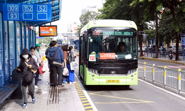 Xe buýt TPHCM tăng trưởng 39% trong tháng đầu miễn phí vé
