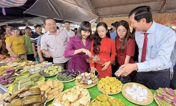Câu chuyện hôm nay qua ảnh - sáng 5/8