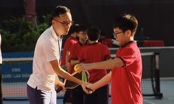 Học sinh Hà Nội thích thú với pickleball