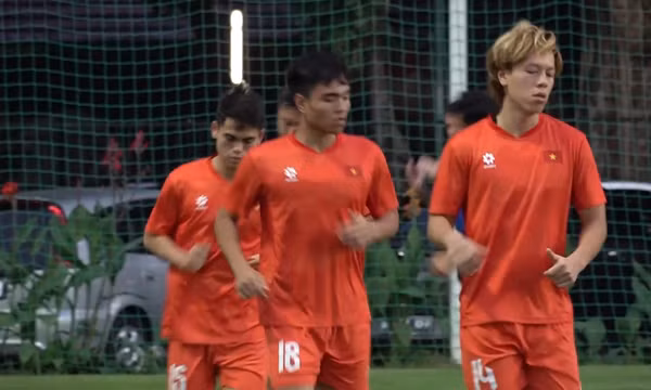 HLV Kim Sang Sik bổ sung 3 cầu thủ cho chiến dịch SEA Games 33 