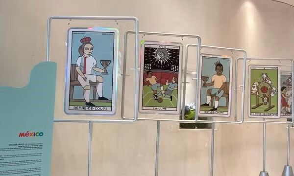 Mexico giới thiệu một góc nhìn khác về bóng đá qua triển lãm 'Soccer Tarot'