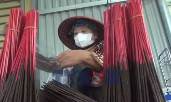 Bảo tồn và phát triển nghề làm hương đen ở Văn Quan, Hưng Yên