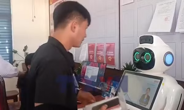 Robot trợ lý ảo hỗ trợ hành chính công