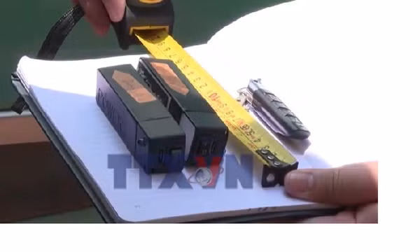 Bắt 4 tài xế taxi dùng thiết bị tắt mắt thần trên xe