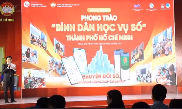 Học Bác mỗi ngày: 'Bình dân học vụ số' - tiếp nối sứ mệnh nâng cao dân trí trong kỷ nguyên mới
