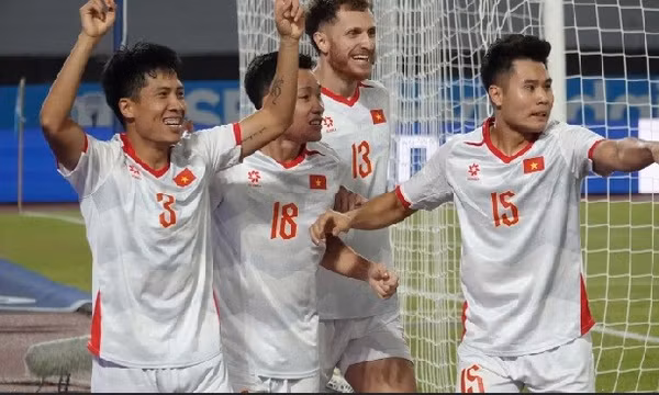 ASEAN Cup 2026: Thắng đậm Indonesia, Việt Nam vươn lên dẫn đầu bảng A