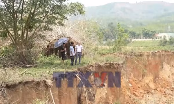 Sạt lở bờ sông Pô Kô – nỗi lo trước mùa mưa bão 