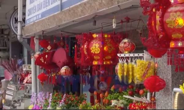 Sắc xuân ngập tràn phố cổ Bao Vinh