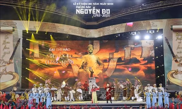 Hà Tĩnh kỷ niệm 260 năm Ngày sinh Đại thi hào Nguyễn Du