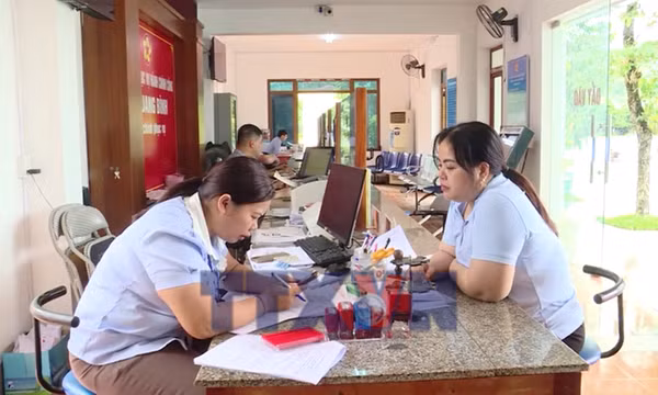 Lấy dân làm trung tâm, chính quyền đổi mới vì nhân dân