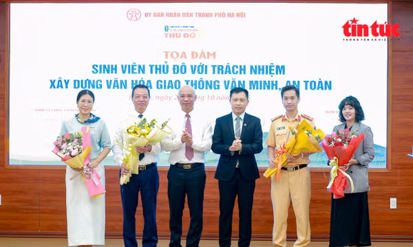Sinh viên Thủ đô với trách nhiệm xây dựng văn hoá giao thông văn minh, an toàn