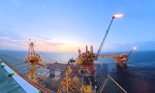 Gác niềm riêng vì Tết chung