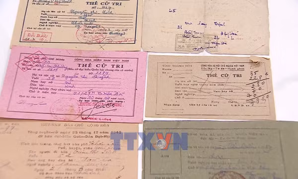 Sưu tầm thẻ cử tri - Gìn giữ ký ức lịch sử