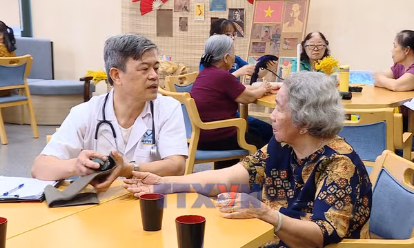 Xây dựng chính sách an sinh thích ứng với già hóa dân số