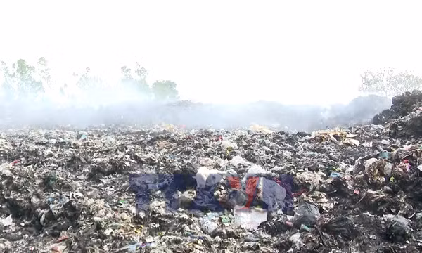 Rác thải bủa vây vì lò đốt tê liệt ở Diên Hà, Hưng Yên