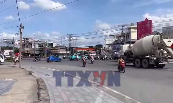 Kiến nghị sớm đầu tư hầm chui, giải quyết ùn tắc ở khu vực ngã tư Long Kim