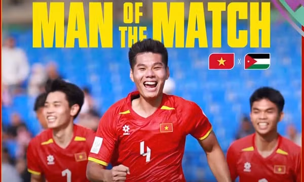 Trung vệ Hiểu Minh: 'Quân bài' lợi hại trong tay HLV Kim Sang Sik