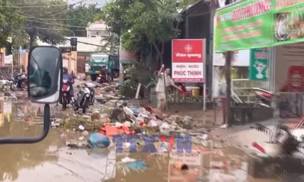 Khánh Hòa: Khẩn trương dọn dẹp ngổn ngang sau lũ lụt