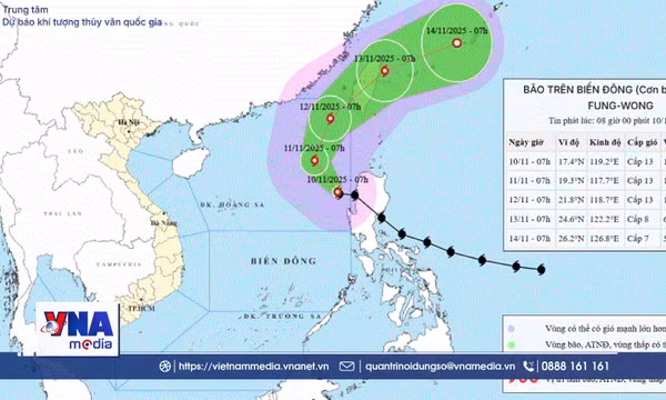 Bão Phượng Hoàng vào Biển Đông, trở thành cơn bão số 14