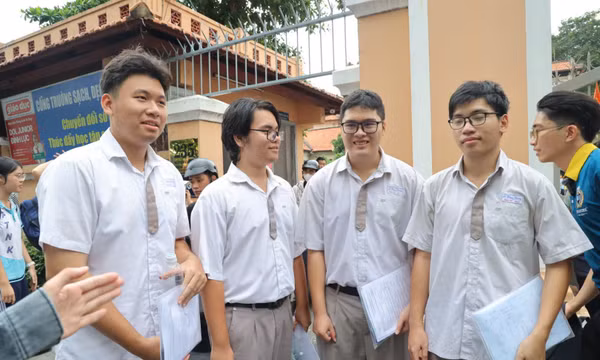 Thí sinh hoàn thành môn Toán với nhiều cung bậc cảm xúc