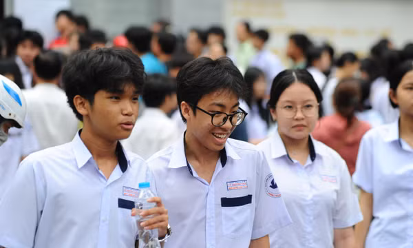 Nhiều thí sinh TP Hồ Chí Minh phấn khởi sau khi hoàn thành môn Ngữ văn