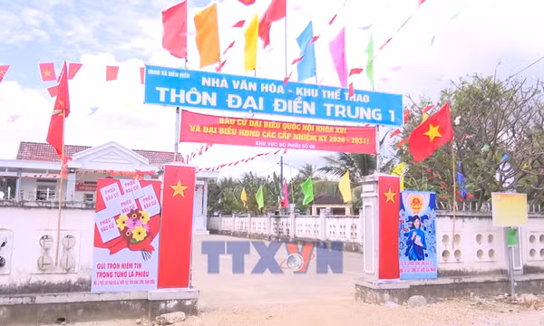 Cử tri vùng lũ nô nức đón ngày hội lớn