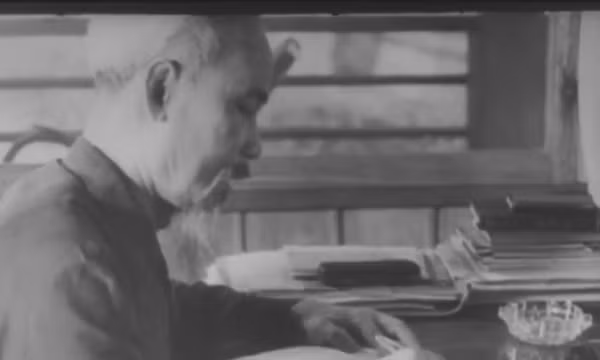 Học Bác mỗi ngày: Đưa việc tiết kiệm điện trở thành thói quen ở mọi lúc, mọi nơi