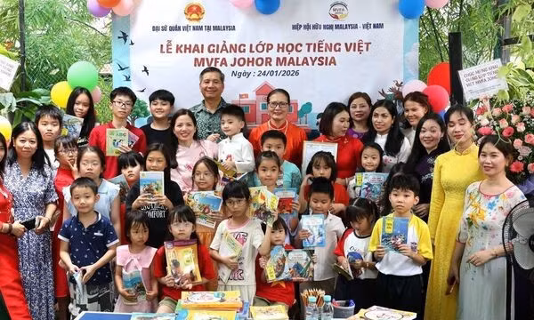 Học Bác mỗi ngày: Tiếng Việt - điểm tựa kết nối kiều bào với quê hương