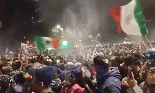Mexico vỡ òa sau chiến thắng trước Ecuador
