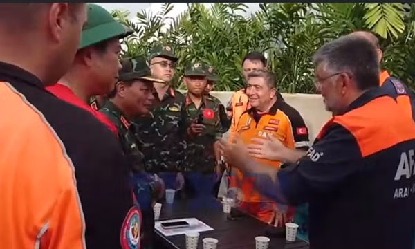 Những khoảnh khắc phía sau nhiệm vụ cứu hộ của đoàn Việt Nam tại Venezuela