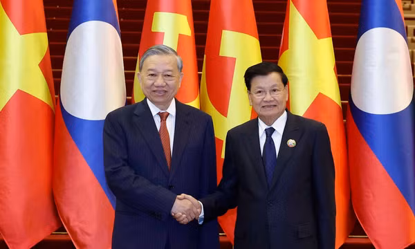 Việt Nam - Lào: 'Hữu nghị vĩ đại, đoàn kết đặc biệt, hợp tác toàn diện, gắn kết chiến lược'