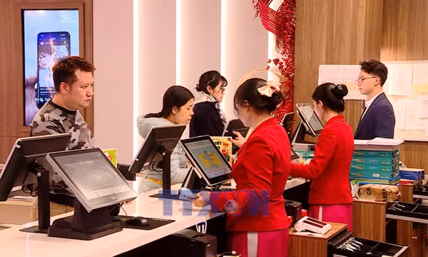 Phim Việt áp đảo rạp Tết