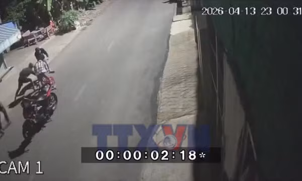 Khởi tố 4 đối tượng dùng 'bom xăng' tấn công nhà dân