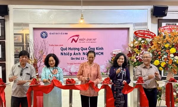 Sắc màu quê hương qua ống kính nhiếp ảnh nữ TP Hồ Chí Minh