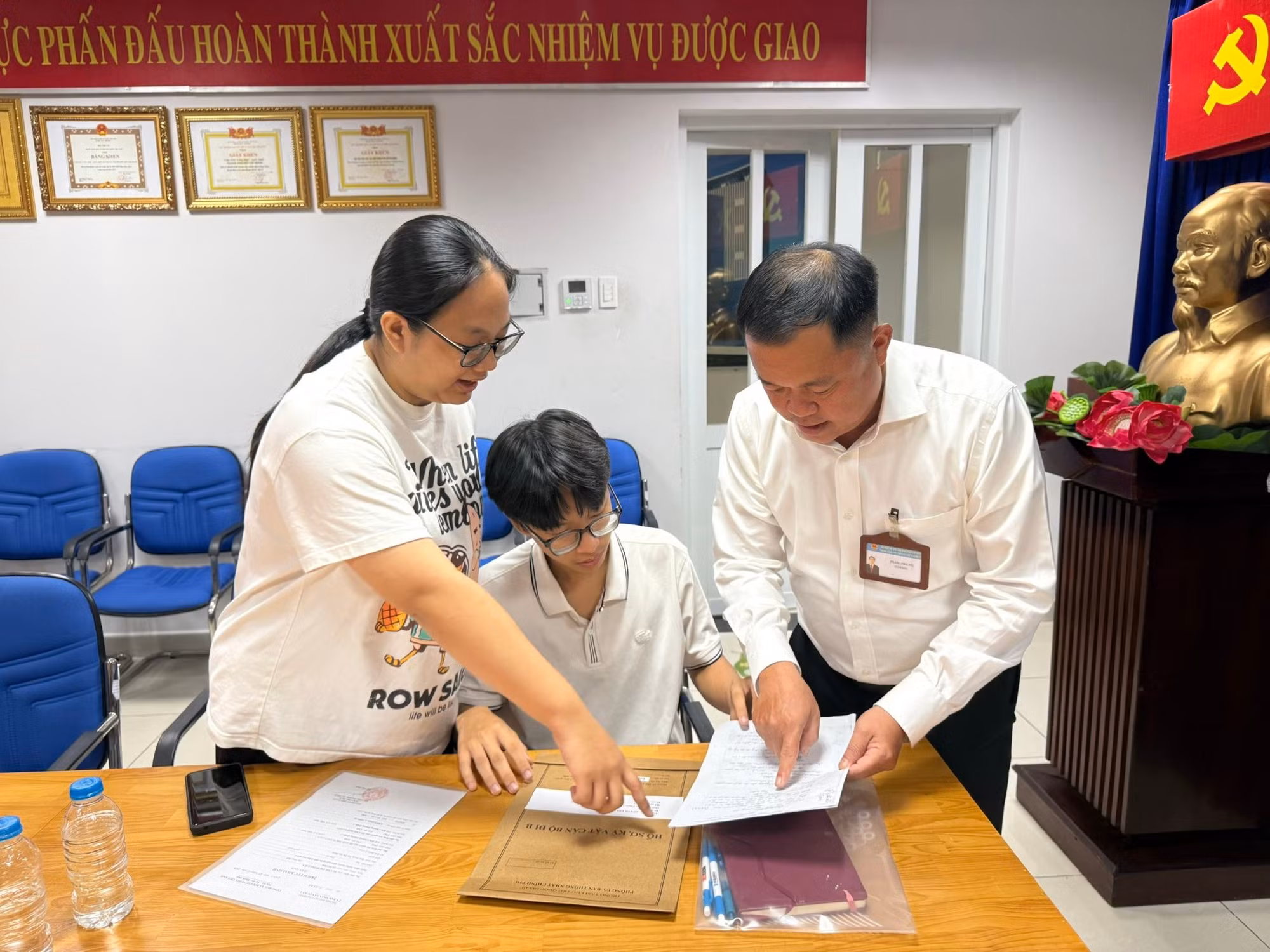 Hành trình hồ sơ đi B trở về với người thân