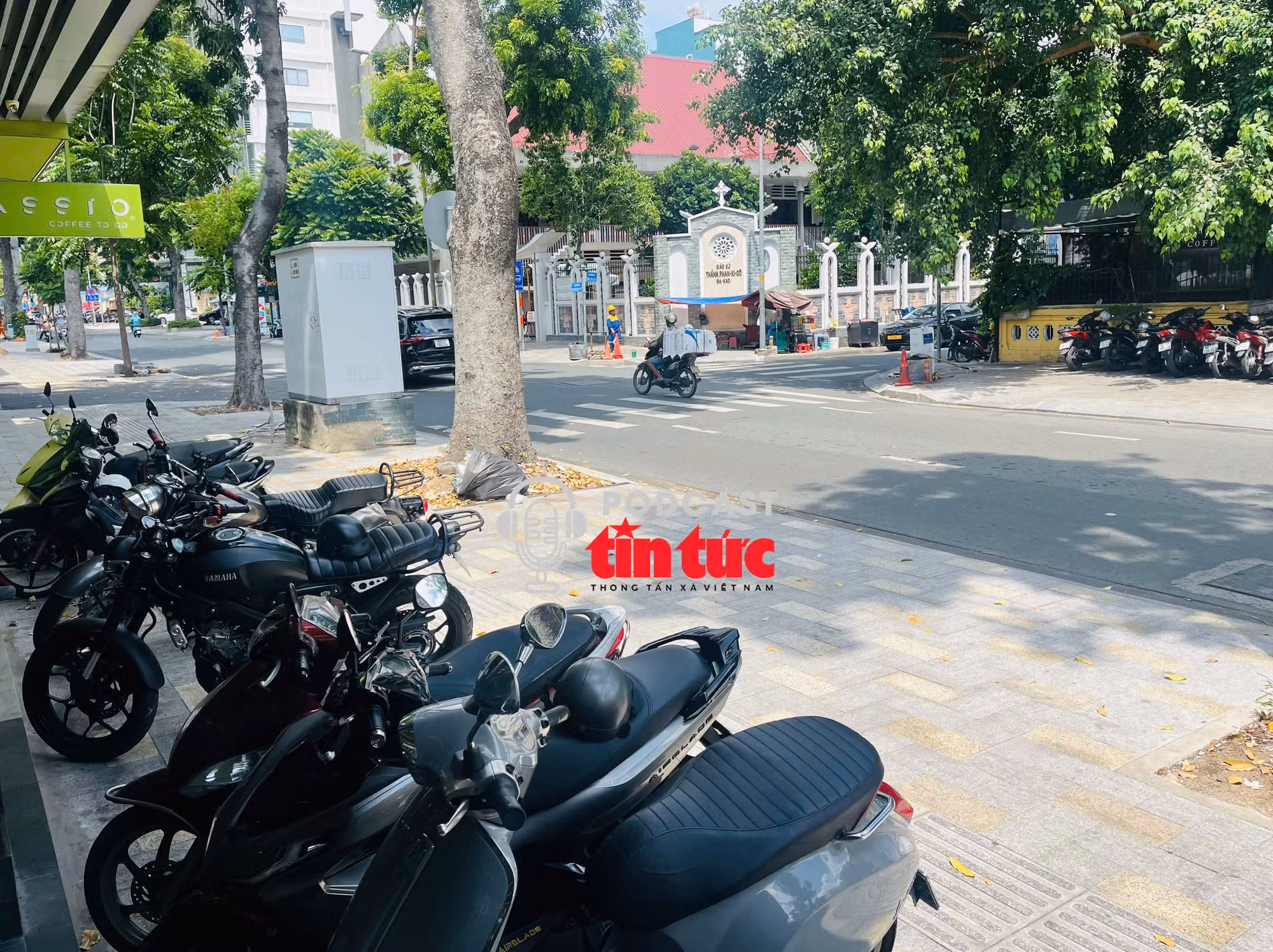  TP Hồ Chí Minh: Tạm ngưng thu phí vỉa hè, xây dựng đề án quản lý mới
