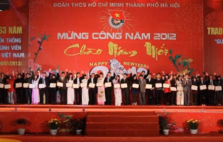 Vinh danh "10 Gương mặt trẻ Thủ đô tiêu biểu" ảnh 1