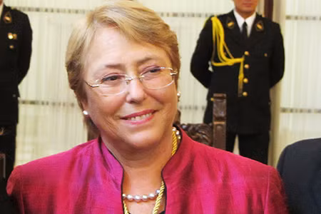 Người dân Chile muốn cựu Tổng thống Bachelet quay lại cầm quyền ảnh 1