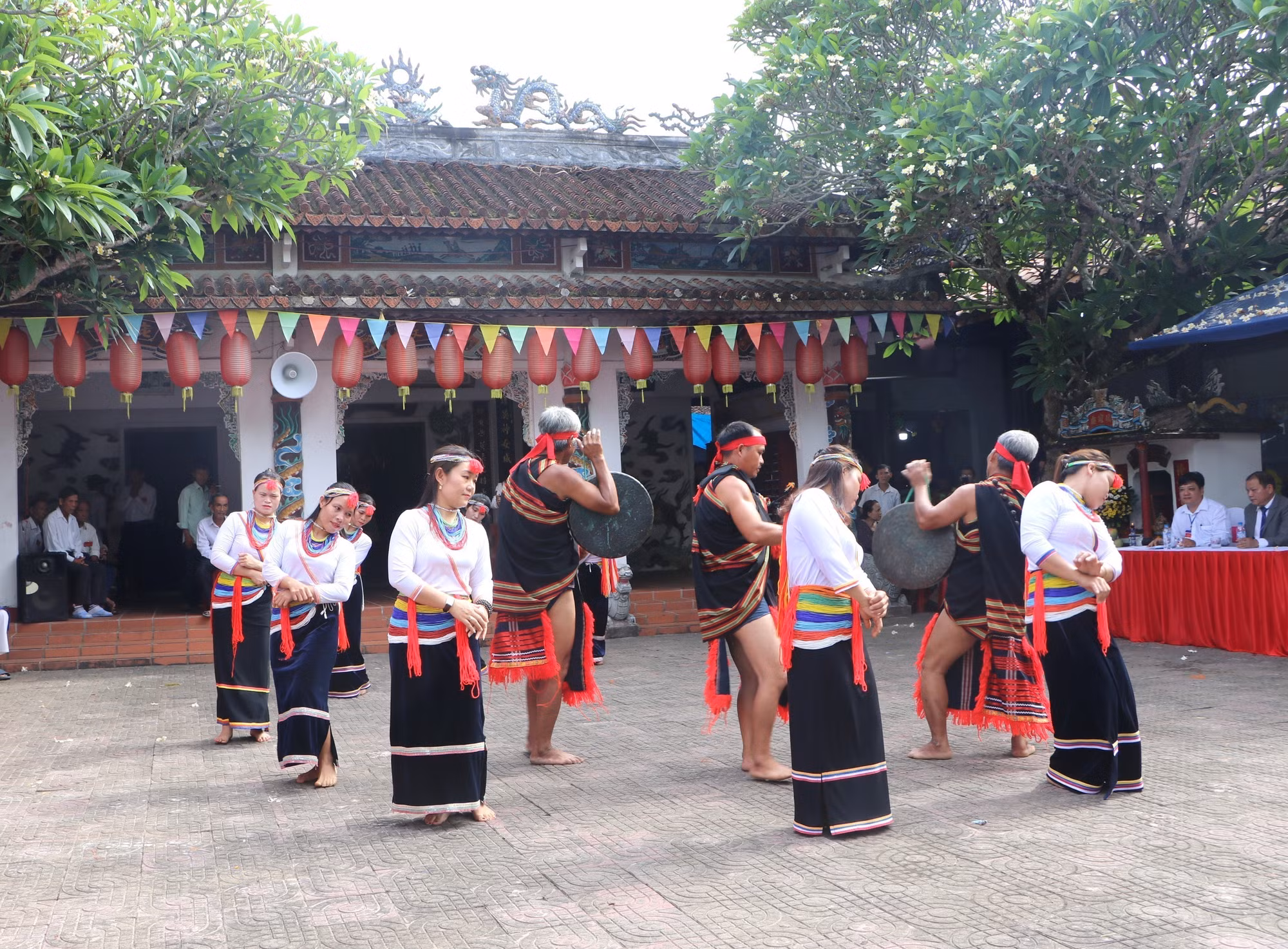 mua-ca-dao2-030625.jpg