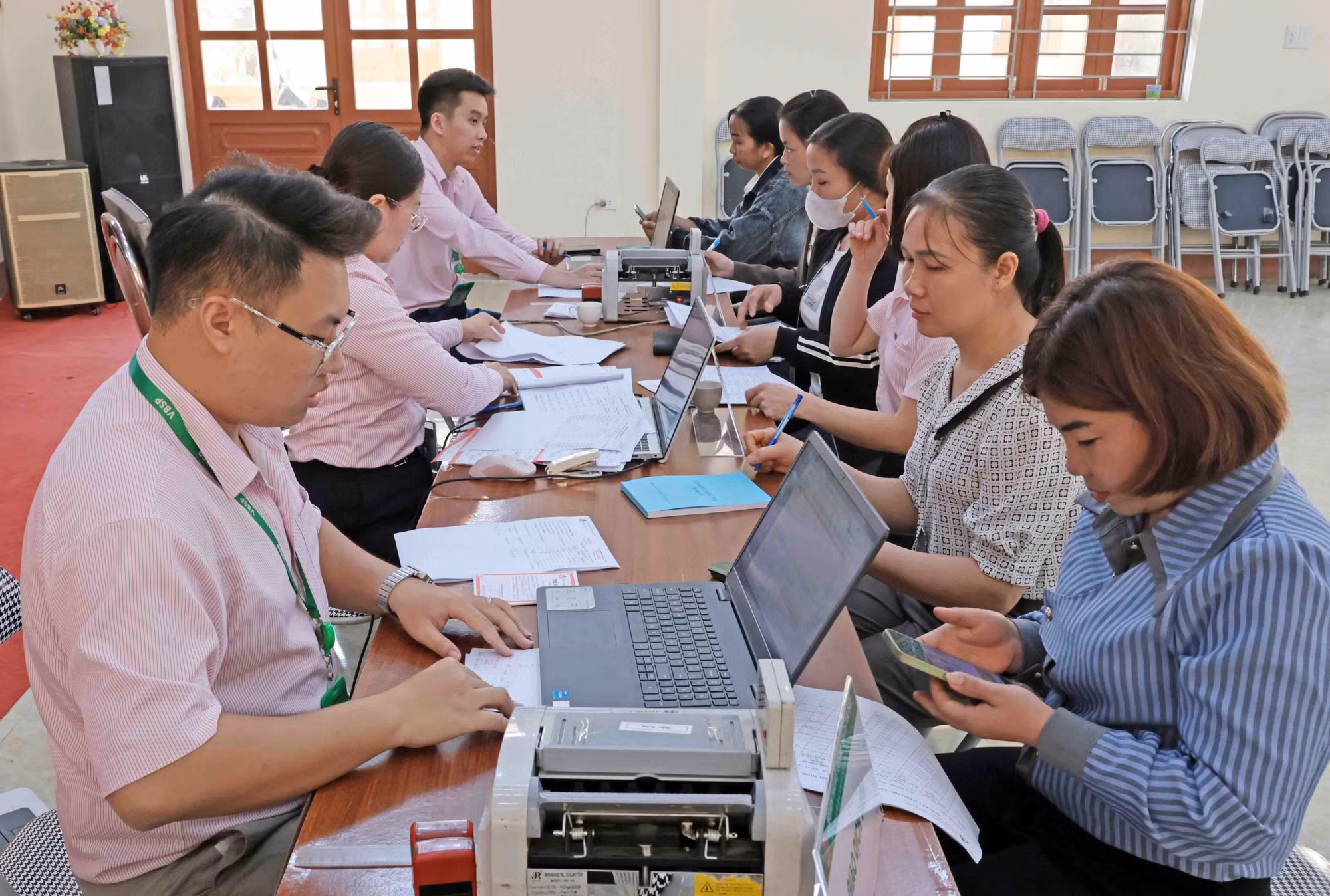 von-tin-dung-211225.jpg