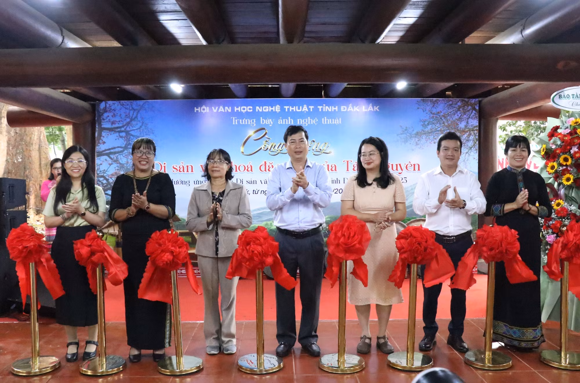 trien-lam-181125.jpg