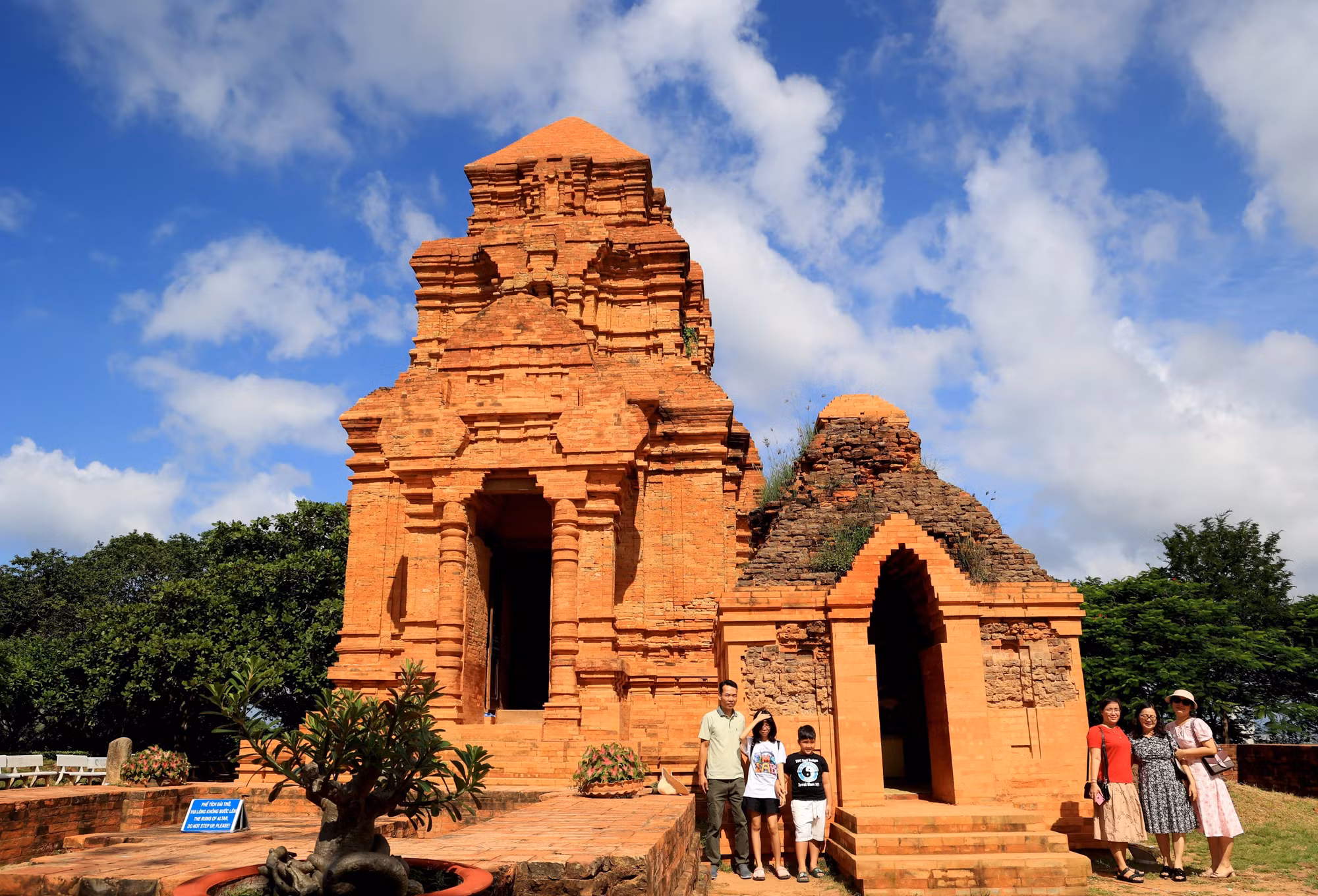 thap-060925.jpg