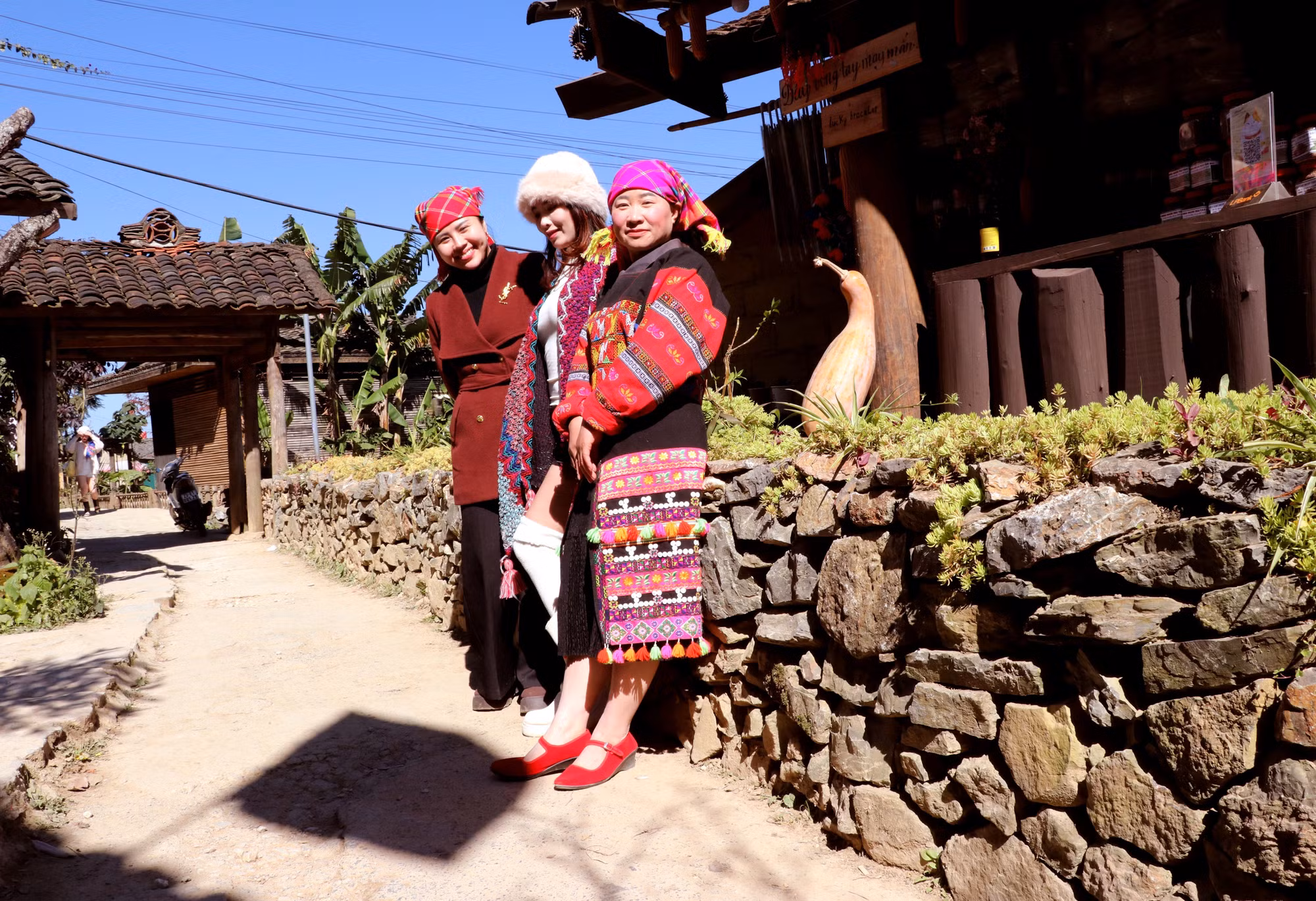 lo-lo-chai2-181225.jpg