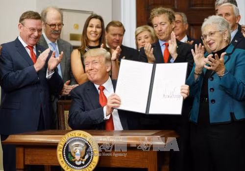 Mỹ: Nỗ lực hủy bỏ Obamacare tiếp tục gặp rào cản pháp lý ảnh 1